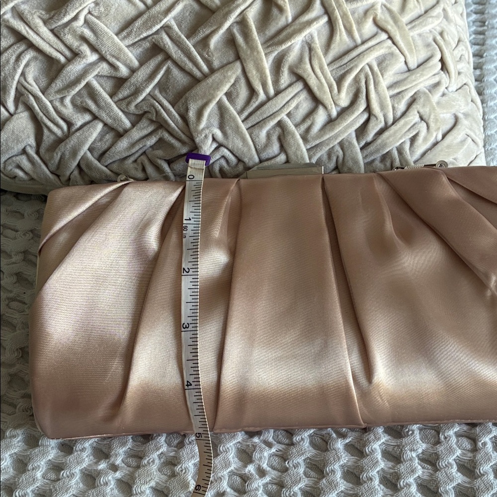 Charming Champagne Organza Clutch with Chain Strap NWT - Picture 11 of 12